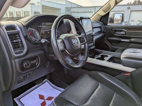 Used 2021 RAM 1500 Laramie AWD/4WD image 9