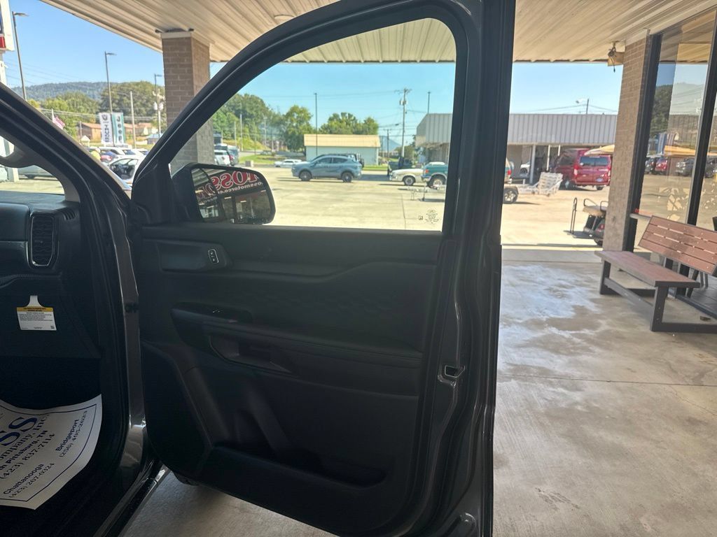 New 2026 Ford Ranger XLT w/ Black Appearance Package AWD/4WD image 20