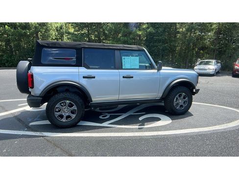 Used 2021 Ford Bronco Black Diamond image 23