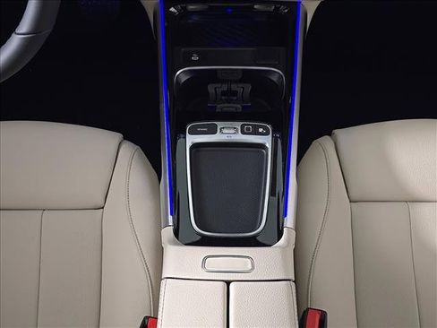 New 2026 Mercedes-Benz GLB 250 4MATIC image 22