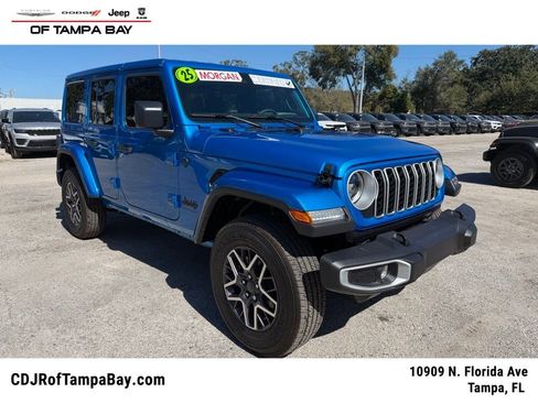 Used 2025 Jeep Wrangler Sahara image 1