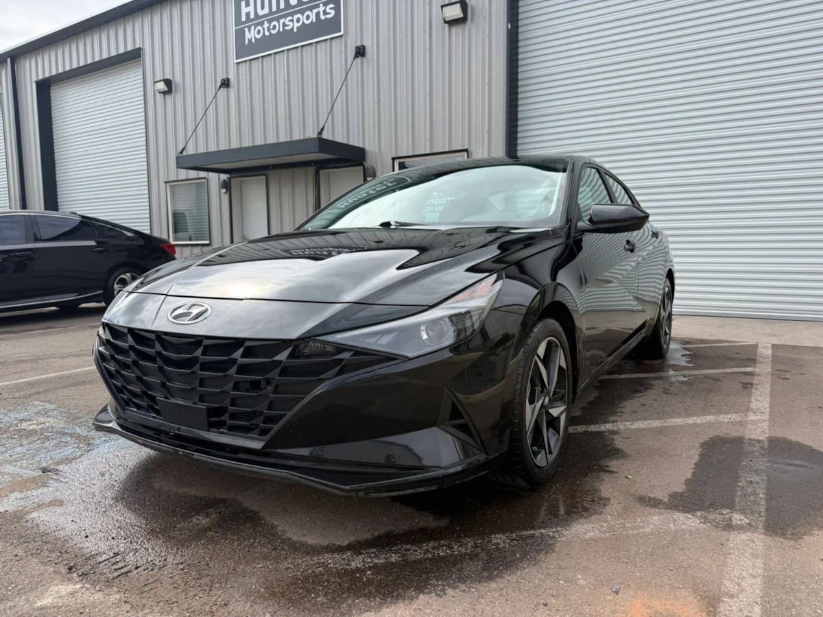 Used 2023 Hyundai Elantra SEL w/ Convenience Package FWD image 14
