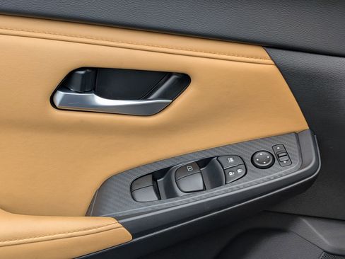 New 2025 Nissan Sentra SV w/ SV Premium Package image 13