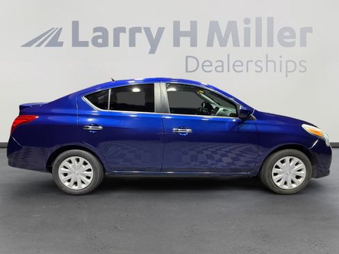 Used 2019 Nissan Versa SV FWD image 6