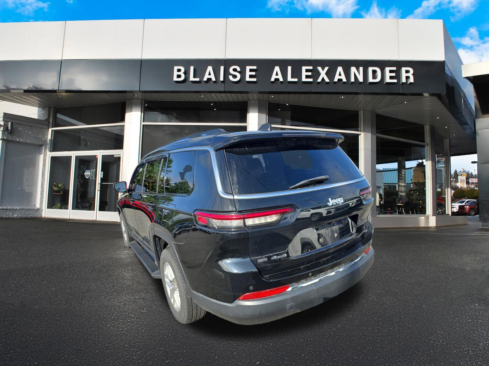 Used 2022 Jeep Grand Cherokee L Laredo w/ Luxury Tech Group I AWD/4WD image 9