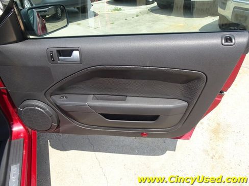 Used 2006 Ford Mustang GT RWD image 23