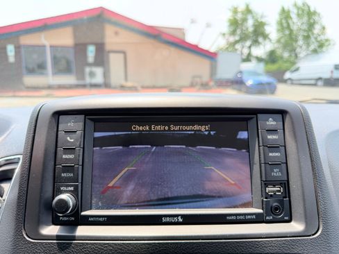 Used 2019 Dodge Grand Caravan SE w/ UConnect Hands-Free Group FWD image 32