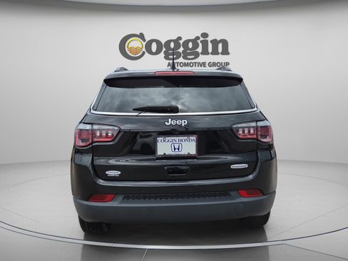 Used 2020 Jeep Compass Latitude FWD image 4