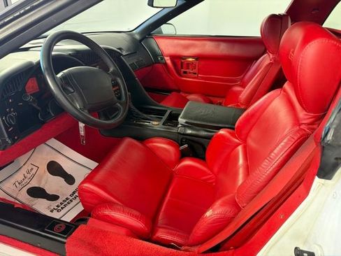 Used 1993 Chevrolet Corvette Coupe RWD image 2