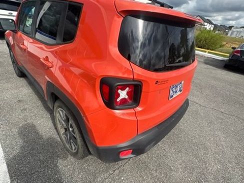 Used 2016 Jeep Renegade Latitude FWD image 38