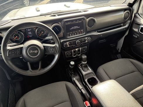 Used 2022 Jeep Gladiator Sport image 24
