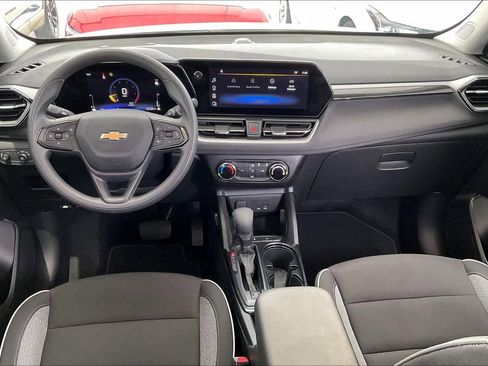Used 2025 Chevrolet TrailBlazer LS w/ LS Convenience Package FWD image 15