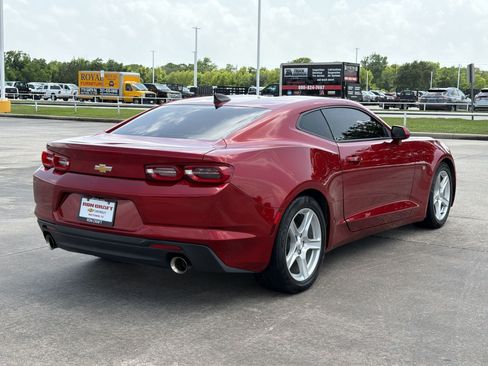 Used 2022 Chevrolet Camaro LT RWD image 9