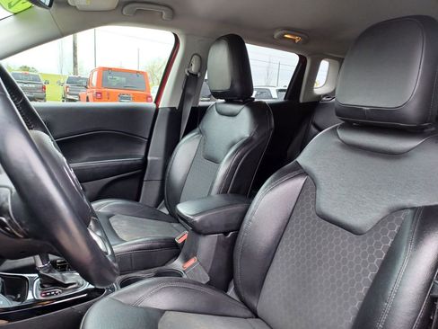 Used 2018 Jeep Compass Latitude AWD/4WD image 8