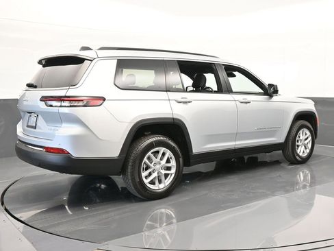 Used 2024 Jeep Grand Cherokee L Laredo image 6