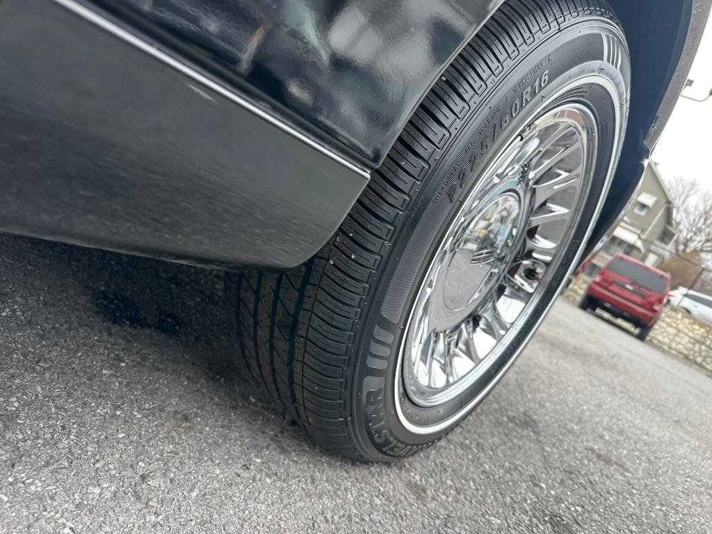Used 2002 Lincoln Town Car Cartier RWD image 37