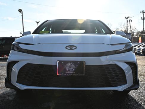 Used 2025 Toyota Camry SE AWD (Natl) image 5