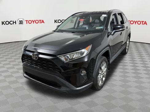 Used 2020 Toyota RAV4 XLE Premium AWD/4WD image 3