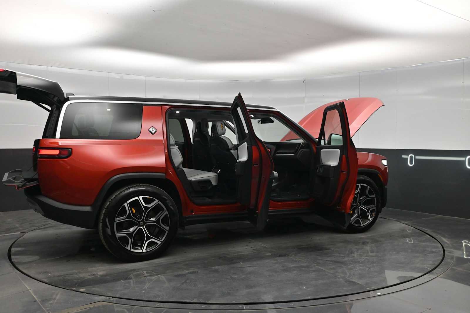 Used 2023 Rivian R1S Adventure Quad AWD/4WD image 44