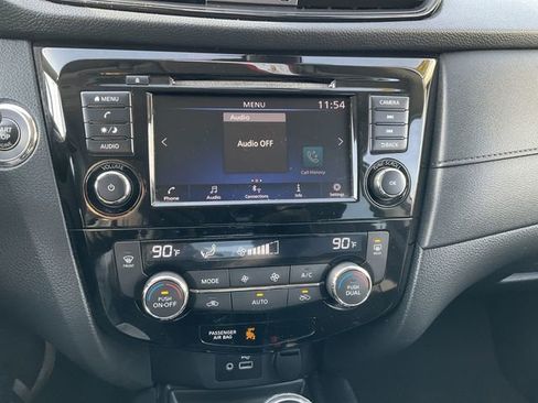 Used 2019 Nissan Rogue SV image 13