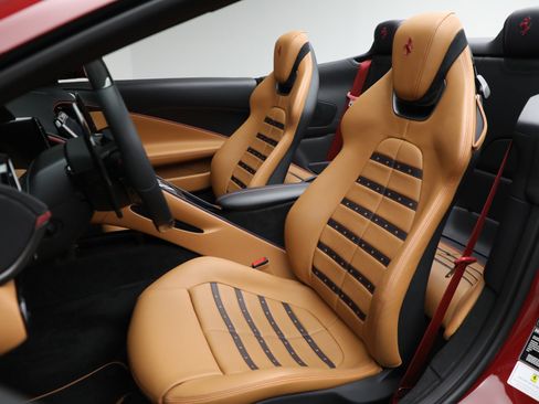 Certified 2024 Ferrari Roma Spider image 16