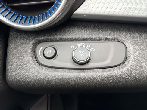 New 2026 Chevrolet Trax LT image 18