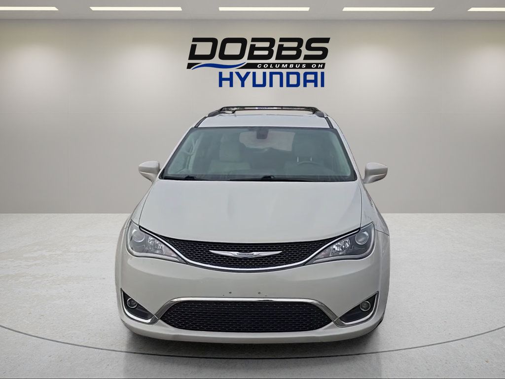 Used 2017 Chrysler Pacifica Touring-L Plus w/ Tire & Wheel Group FWD image 8