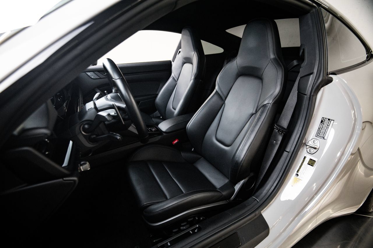 Certified 2024 Porsche 911 Carrera T RWD image 5