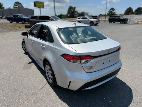 Used 2020 Toyota Corolla LE FWD image 18