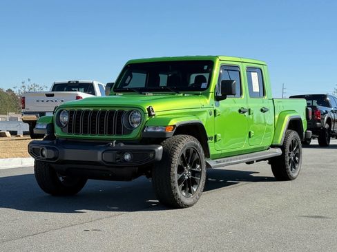 Used 2025 Jeep Gladiator Sport image 1
