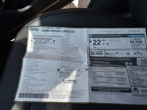 Used 2025 Jeep Grand Cherokee Limited w/ Black Appearance Package image 46