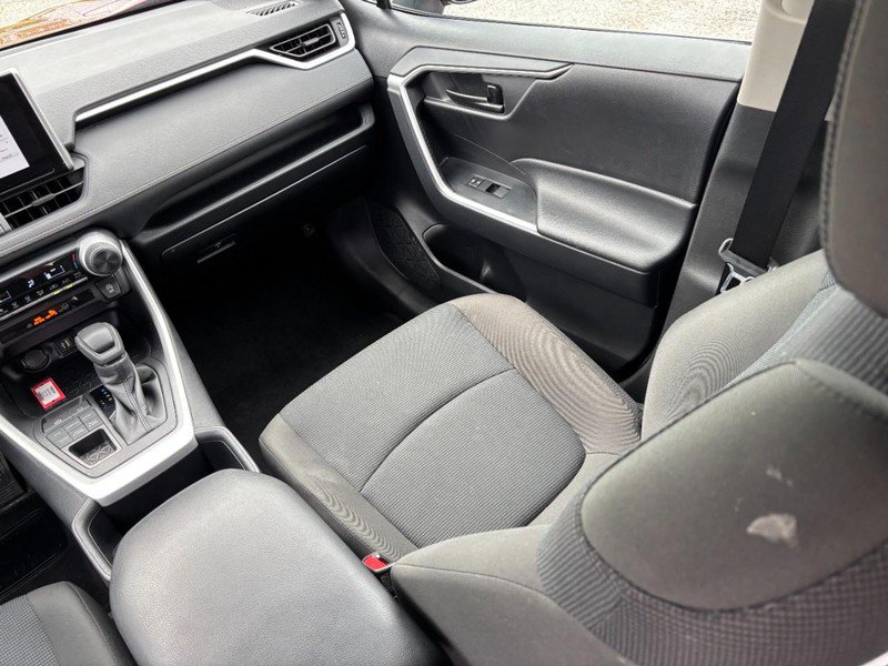 Used 2025 Toyota RAV4 LE AWD/4WD image 16
