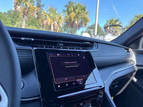 New 2025 Jeep Grand Cherokee Laredo image 19