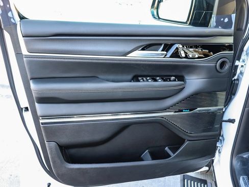 New 2026 Jeep Grand Wagoneer Summit AWD/4WD image 25