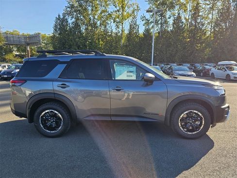 New 2025 Nissan Pathfinder Rock Creek image 4