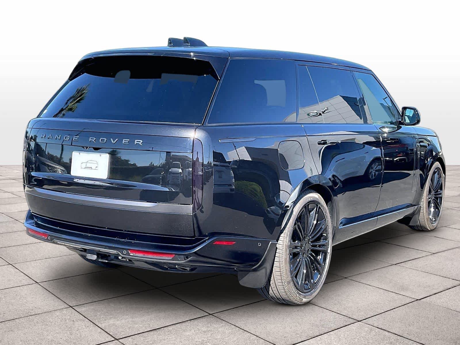 New 2026 Land Rover Range Rover Long Wheelbase SE AWD/4WD image 4