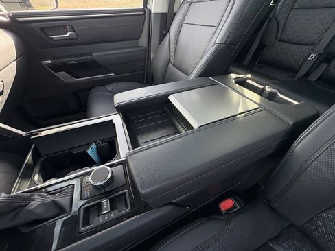 Used 2024 Toyota Sequoia Limited image 39