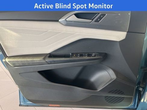 New 2026 Volkswagen Taos SEL image 7