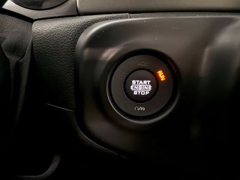 Used 2021 Jeep Gladiator Sport AWD/4WD image 23