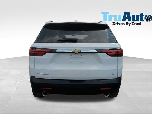 Used 2023 Chevrolet Traverse LT FWD image 5
