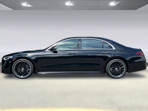 Certified 2022 Mercedes-Benz S 500 4MATIC image 2