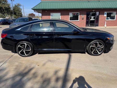Used 2020 Honda Accord Sport image 4