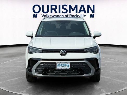 Used 2025 Volkswagen Taos SE w/ Panoramic Sunroof Package AWD/4WD image 8