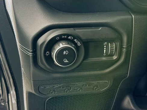 New 2025 Jeep Gladiator Sport image 10