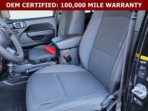 Certified 2025 Jeep Gladiator Sport AWD/4WD image 25