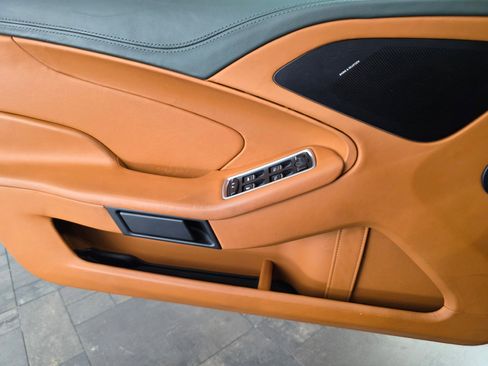 Used 2016 Aston Martin Vanquish RWD image 16