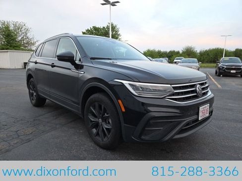Used 2024 Volkswagen Tiguan SE AWD/4WD image 2