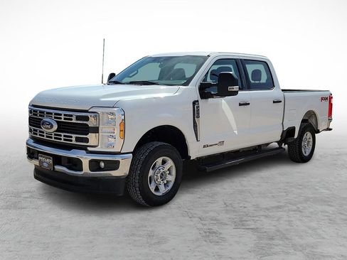 Used 2024 Ford F250 XLT w/ FX4 Off-Road Package AWD/4WD image 5