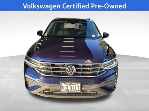 Certified 2022 Volkswagen Tiguan SE w/ Panoramic Sunroof Package image 12