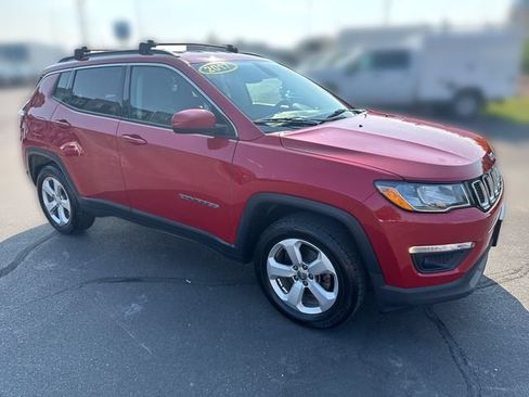 Used 2017 Jeep Compass Latitude w/ Popular Equipment Group AWD/4WD image 7
